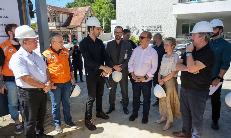 Governador vistoria obras da nova Torre do Hospital Santo Antônio em Blumenau