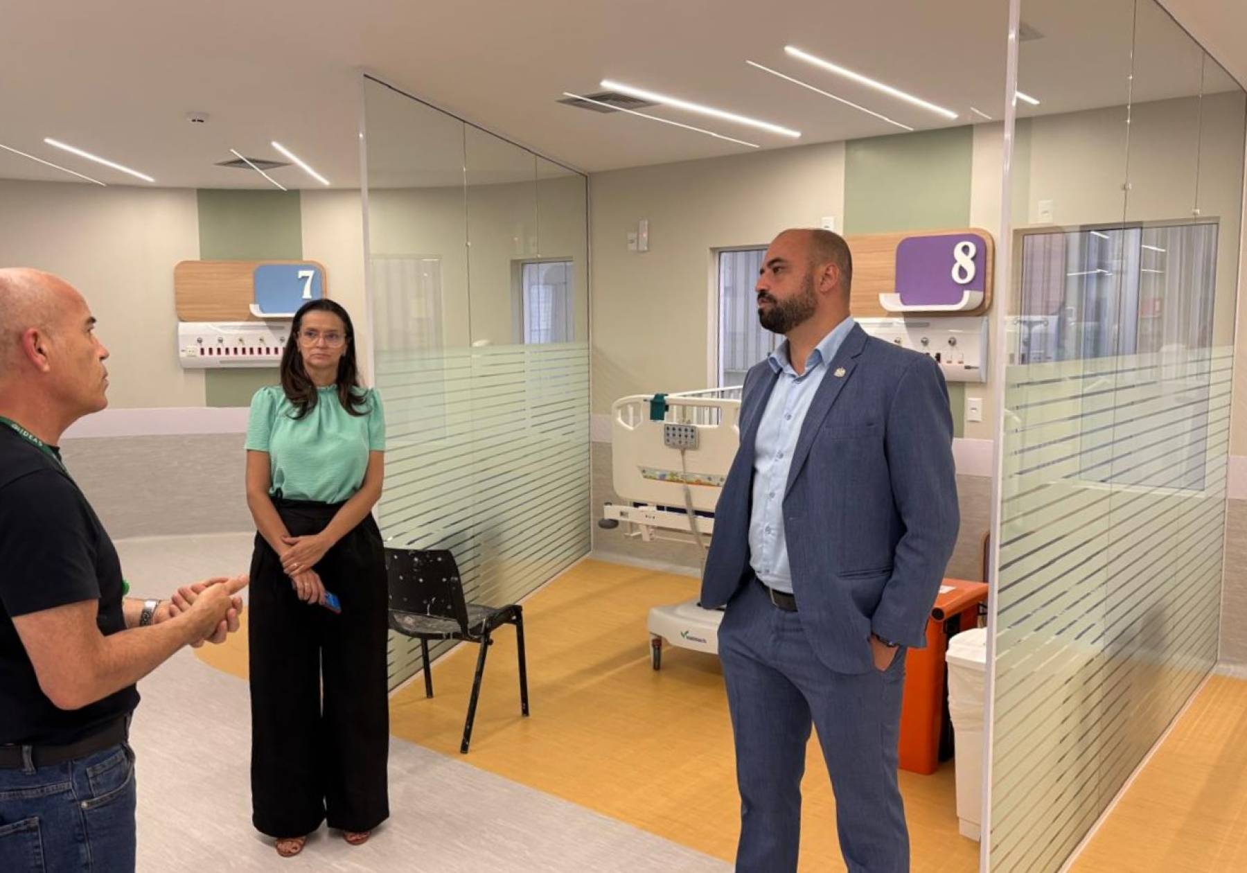 Estado vistoria leitos da UTI pediátrica que serão inaugurados no Hospital Materno-Infantil Santa Catarina em Criciúma 