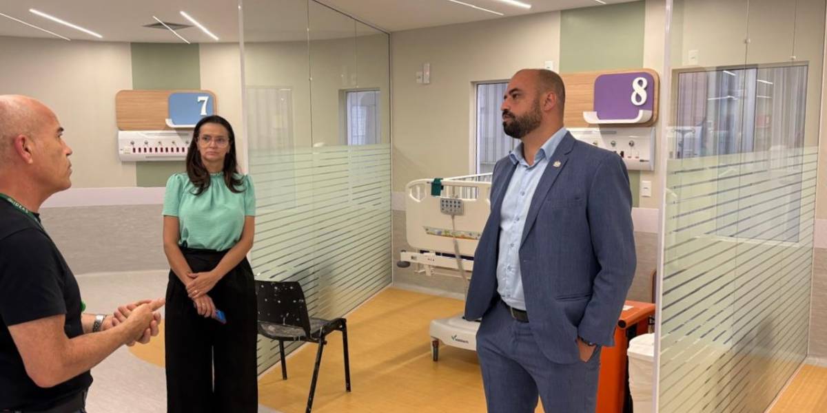 Estado vistoria leitos da UTI pediátrica que serão inaugurados no Hospital Materno-Infantil Santa Catarina em Criciúma 