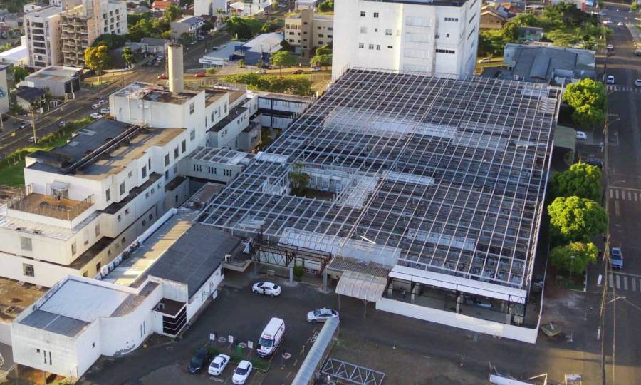 Governo do Estado investe na modernização do telhado do Hospital Regional do Oeste em Chapecó