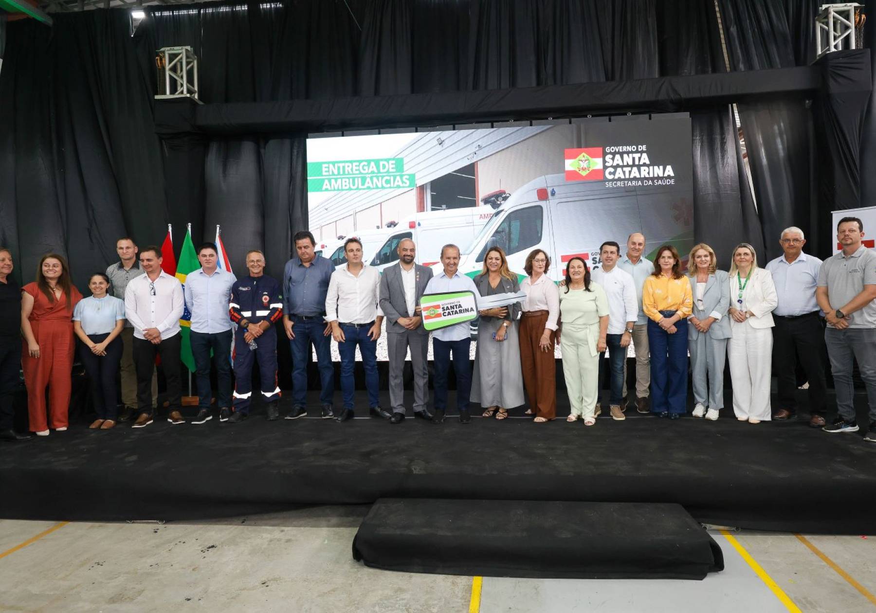 Estado entrega 31 ambulâncias e motolâncias do SAMU aos municípios catarinenses