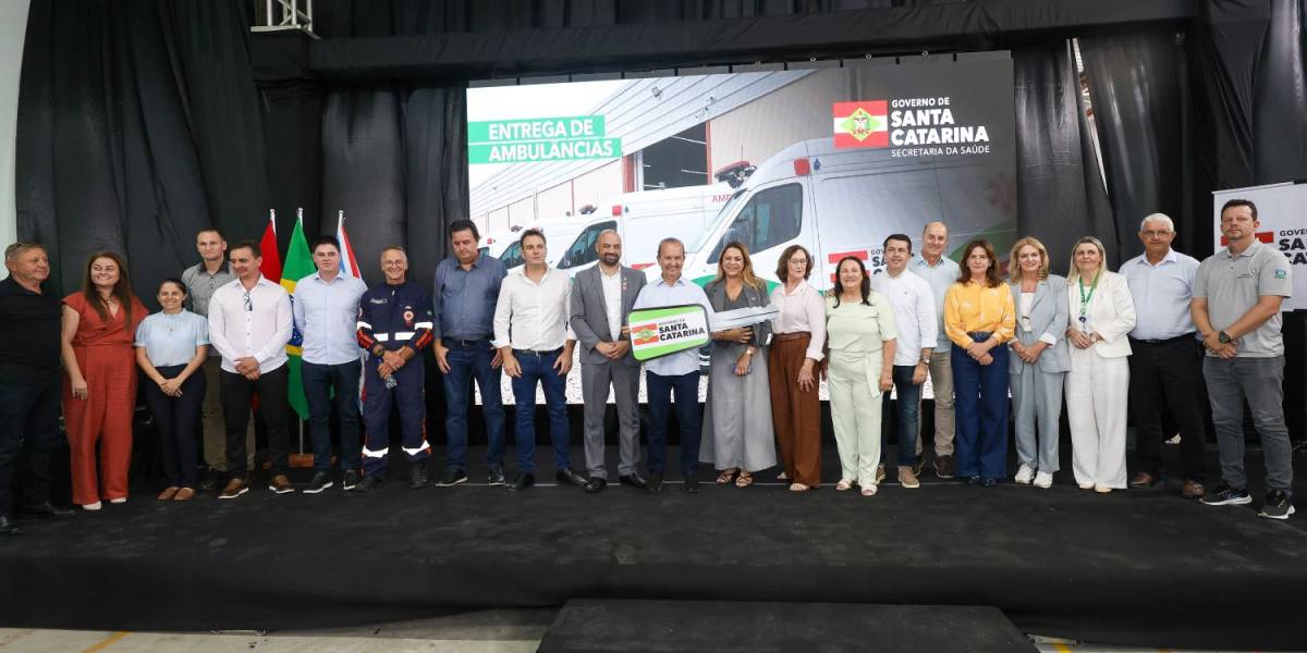 Estado entrega 31 ambulâncias e motolâncias do SAMU aos municípios catarinenses
