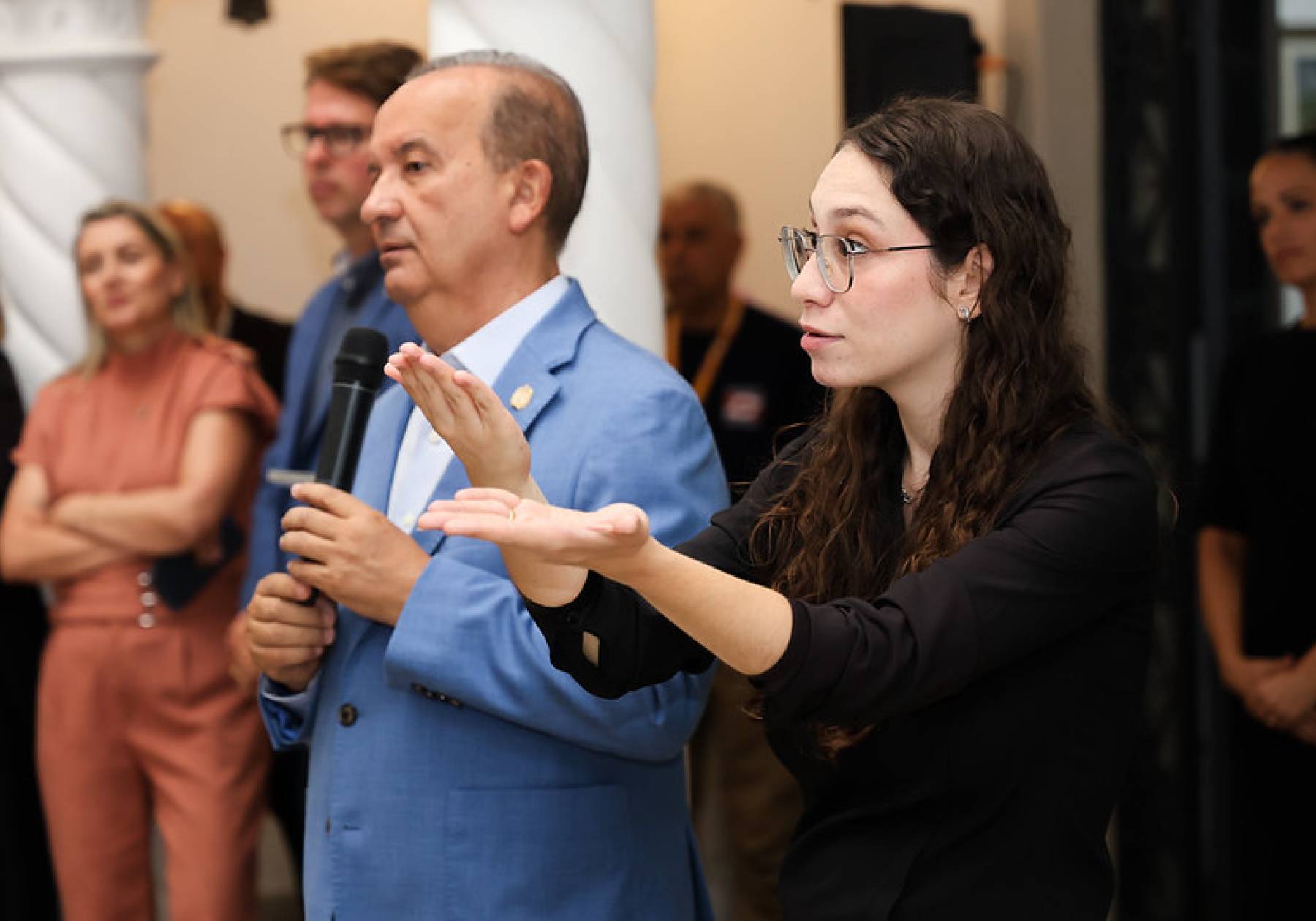 Lançado pelo Governo do Estado, “SC em Libras” está disponível em hospitais públicos 