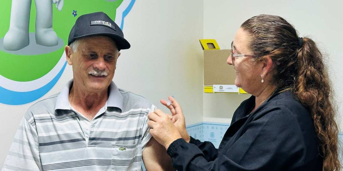 Saúde SC reforça vacinação após mortes de idosos por influenza