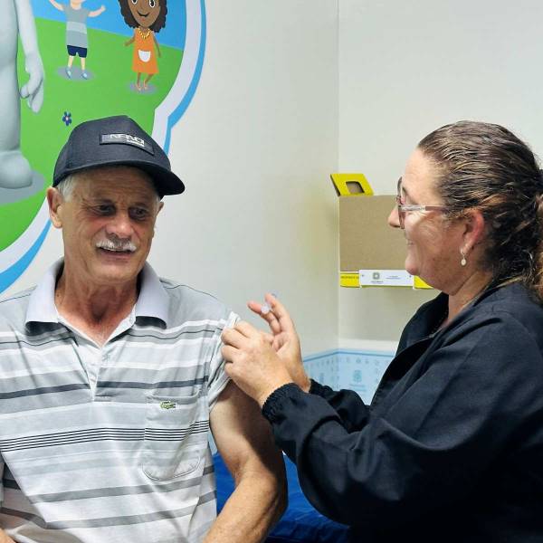 Saúde SC reforça vacinação após mortes de idosos por influenza