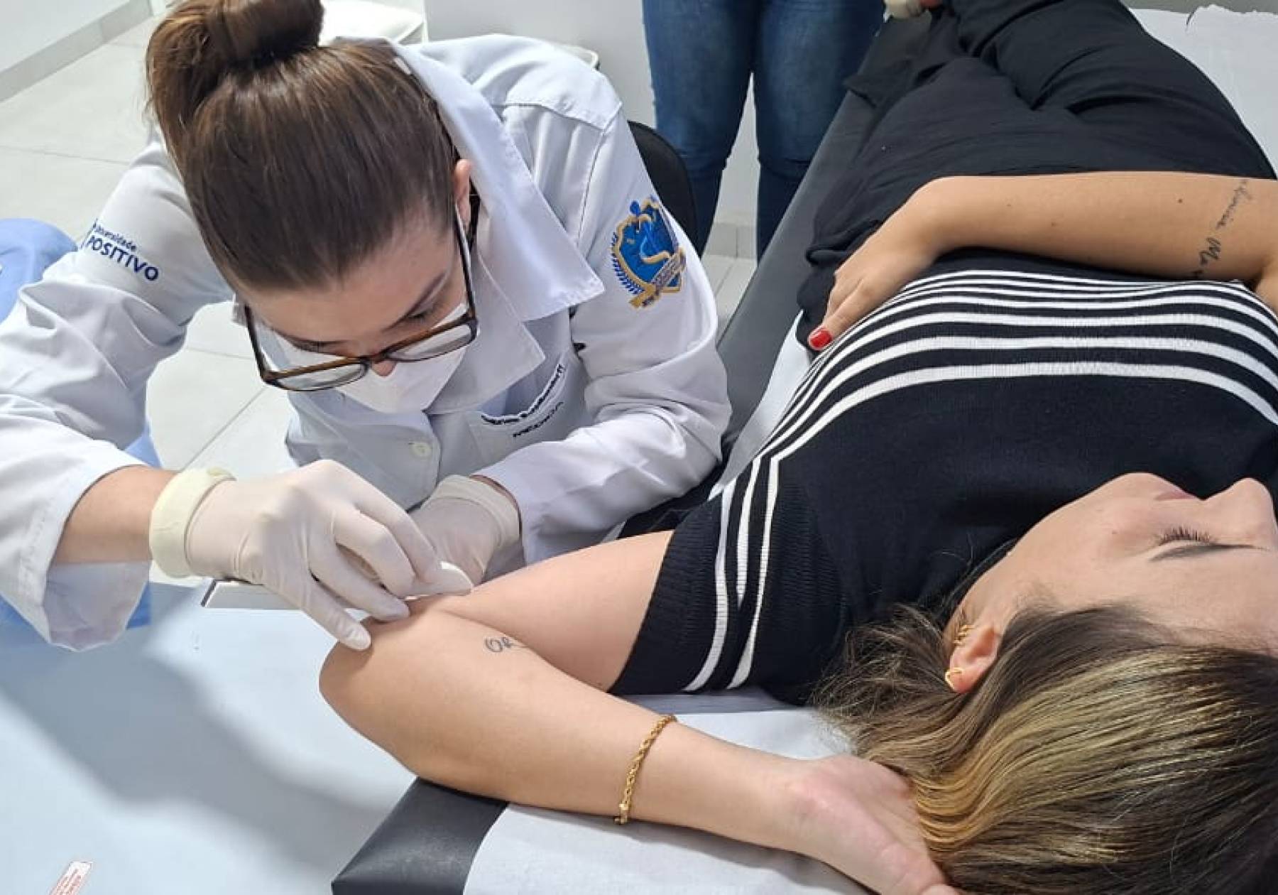 Médicos recebem treinamento para inserção de implantes contraceptivos na rede pública de Jaraguá do Sul