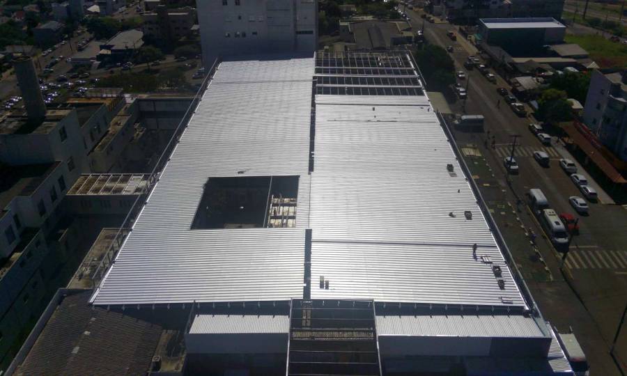 Saúde em Obras: Estado avança em mais de 80% da revitalização do telhado do Hospital Regional do Oeste em Chapecó