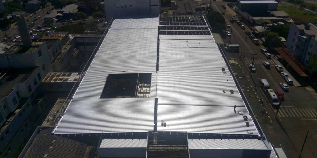 Saúde em Obras: Estado avança em mais de 80% da revitalização do telhado do Hospital Regional do Oeste em Chapecó