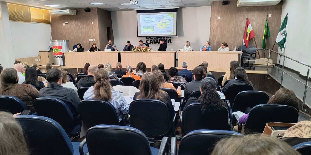 Saúde Estadual fortalece rede de assistência no segundo dia de roteiro no Grande Oeste 