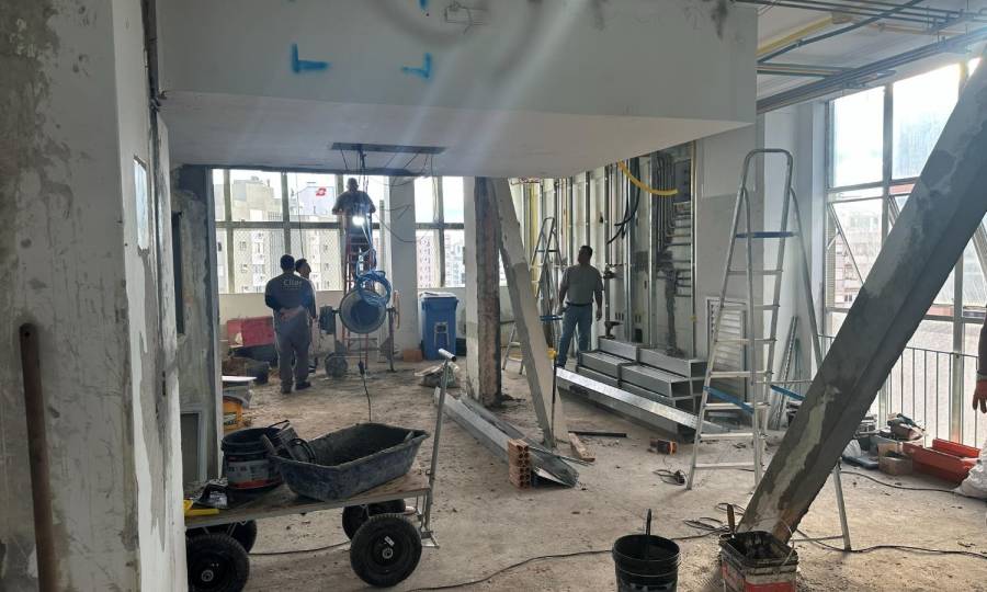Saúde em Obras: trabalhos de ampliação da nova UTI do Hospital Governador Celso Ramos avançam