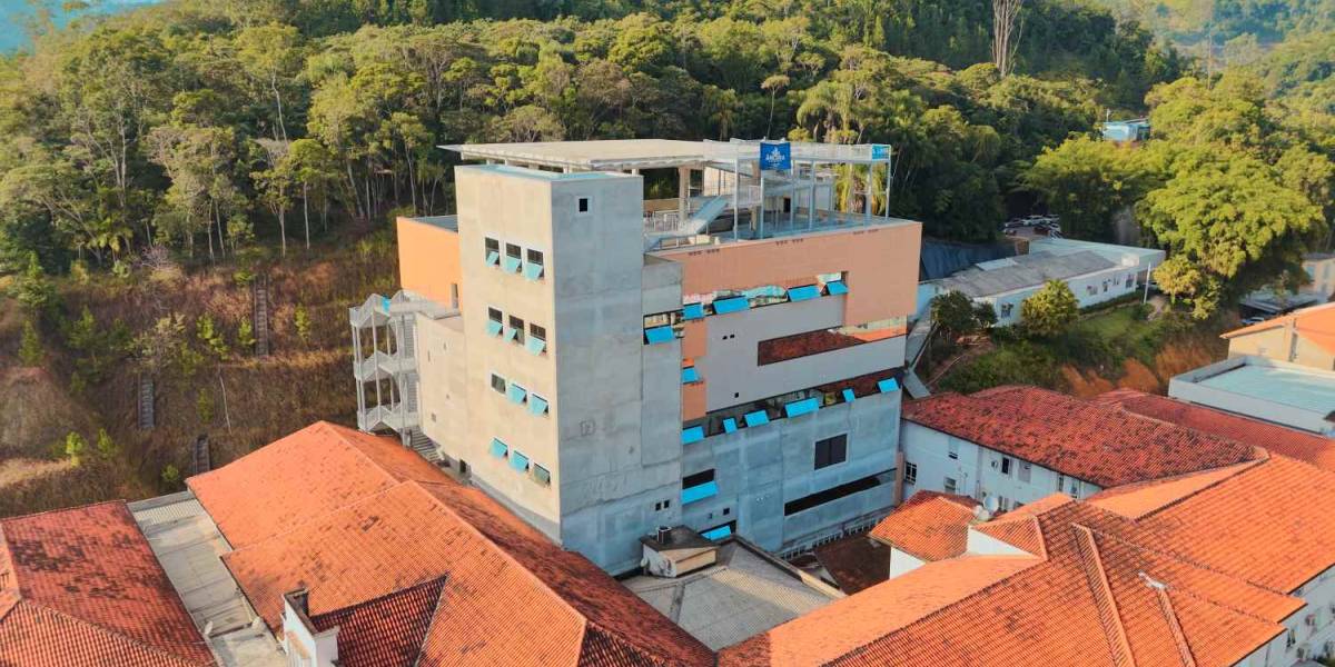 Com recursos do Governo do Estado, nova torre do Hospital Azambuja chega à 80% de execução em Brusque