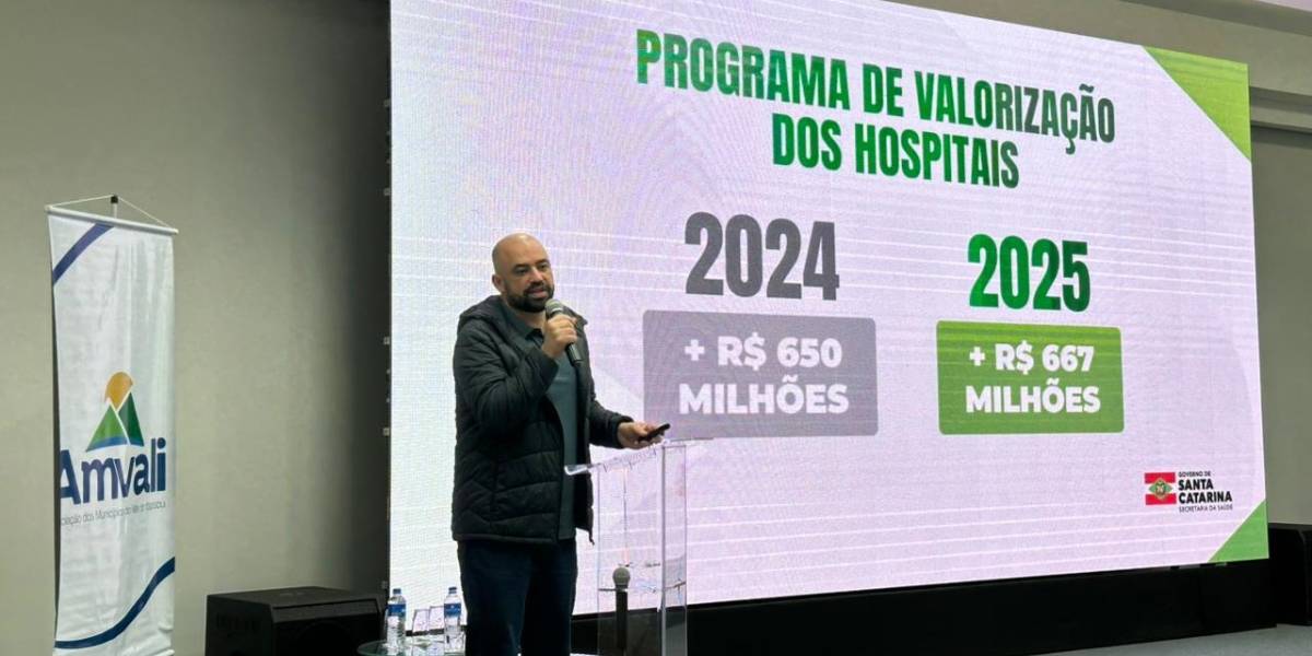 Secretário da Saúde apresenta investimentos e debate avanços para os municípios do Vale do Itapocu