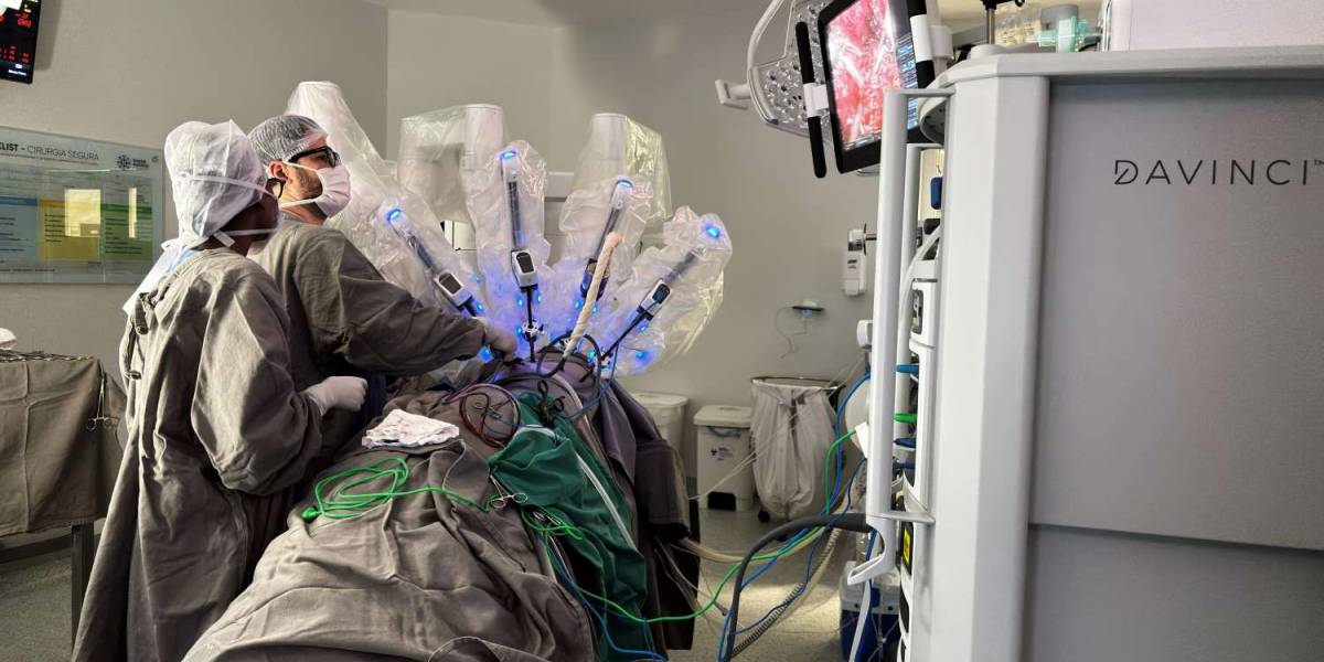 Hospital Azambuja realiza primeira cirurgia robótica oncológica pelo SUS em Santa Catarina