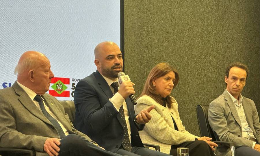 Estado debate aperfeiçoamento dos consórcios para ampliar atendimentos e reduzir tempo de espera por procedimentos