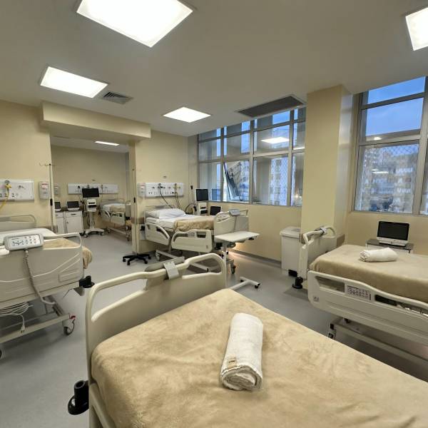 Estado entrega nova UTI no Hospital Governador Celso Ramos e alcança a maior expansão de terapia intensiva da história