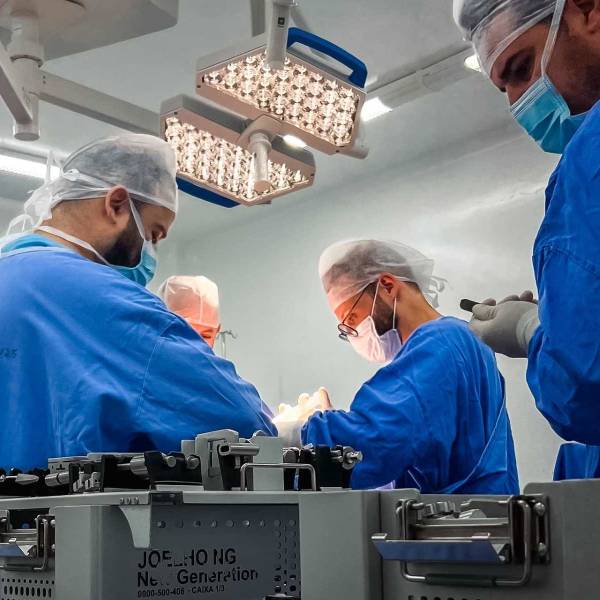 Hospital Universitário Santa Terezinha realiza mais de 1,1 mil cirurgias ortopédicas em três anos de habilitação estadual