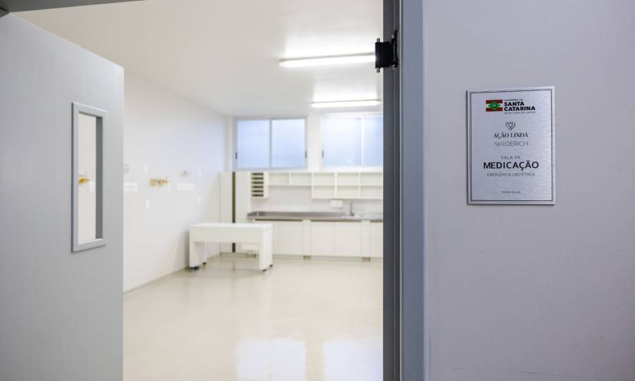 Maternidade do Hospital Regional de São José entrega sala de medicação revitalizada