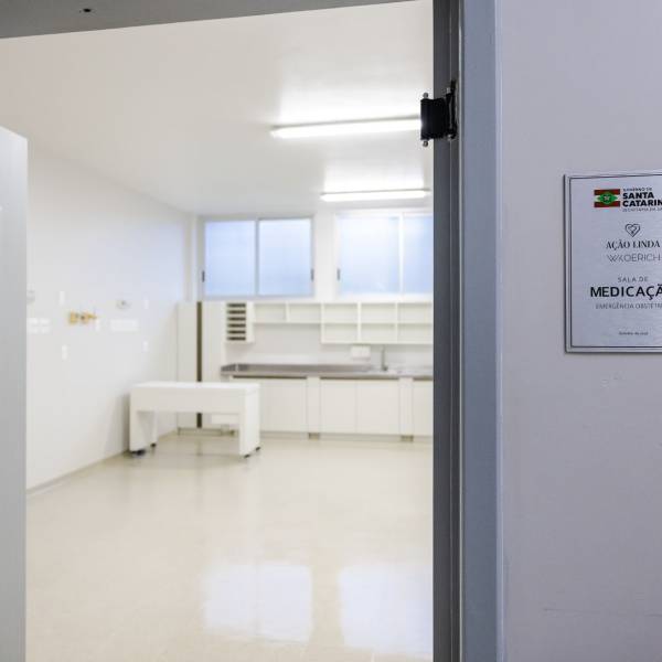 Maternidade do Hospital Regional de São José entrega sala de medicação revitalizada