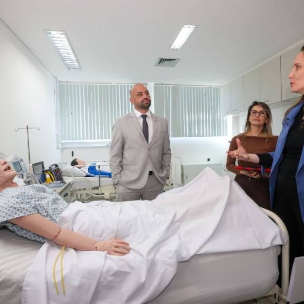 Estado inaugura Laboratório de Simulação Realística e novos espaços de aprendizagem na Escola de Saúde Pública de SC